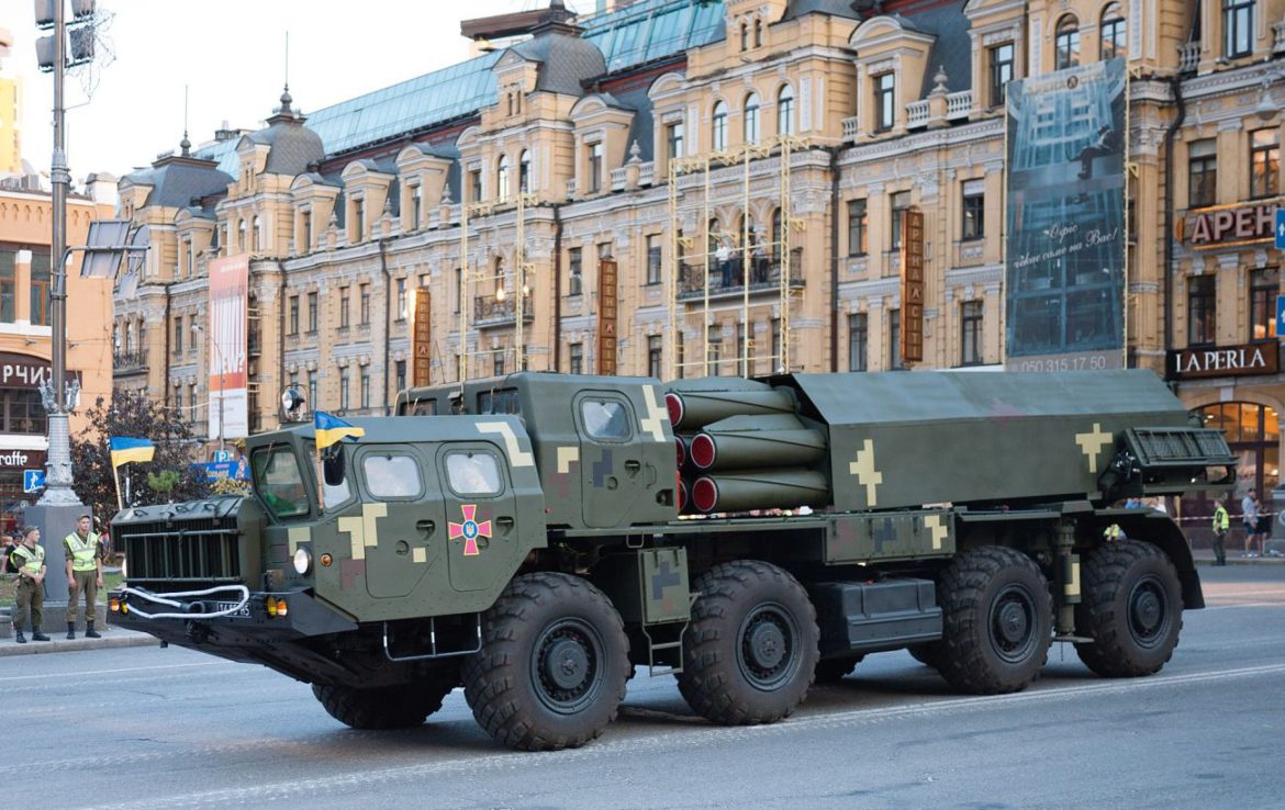 Дальність більша, ніж HIMARS. Українська “Вільха-М” вже застосовується у бою, у планах модифікація до 150 км