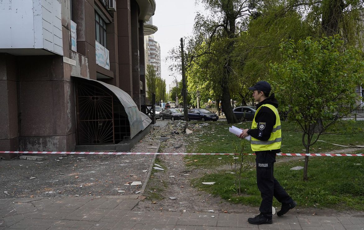 В Житомирі внаслідок нічних ударів є пошкодження