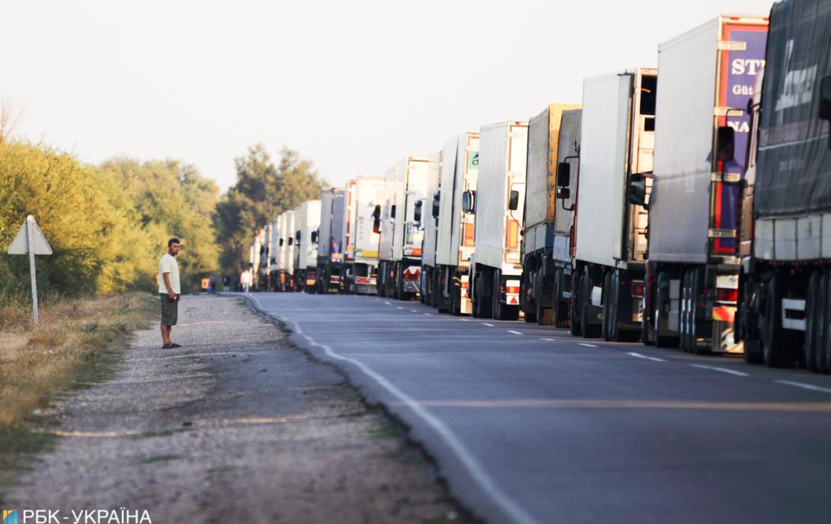 В Києві відзавтра заборонять в’їзд вантажівок під час повітряної тривоги