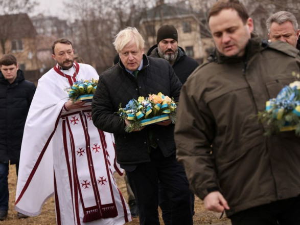 "Чого в біса чекає Захід?": Джонсон закликав країни активізувати зусилля щодо озброєння України