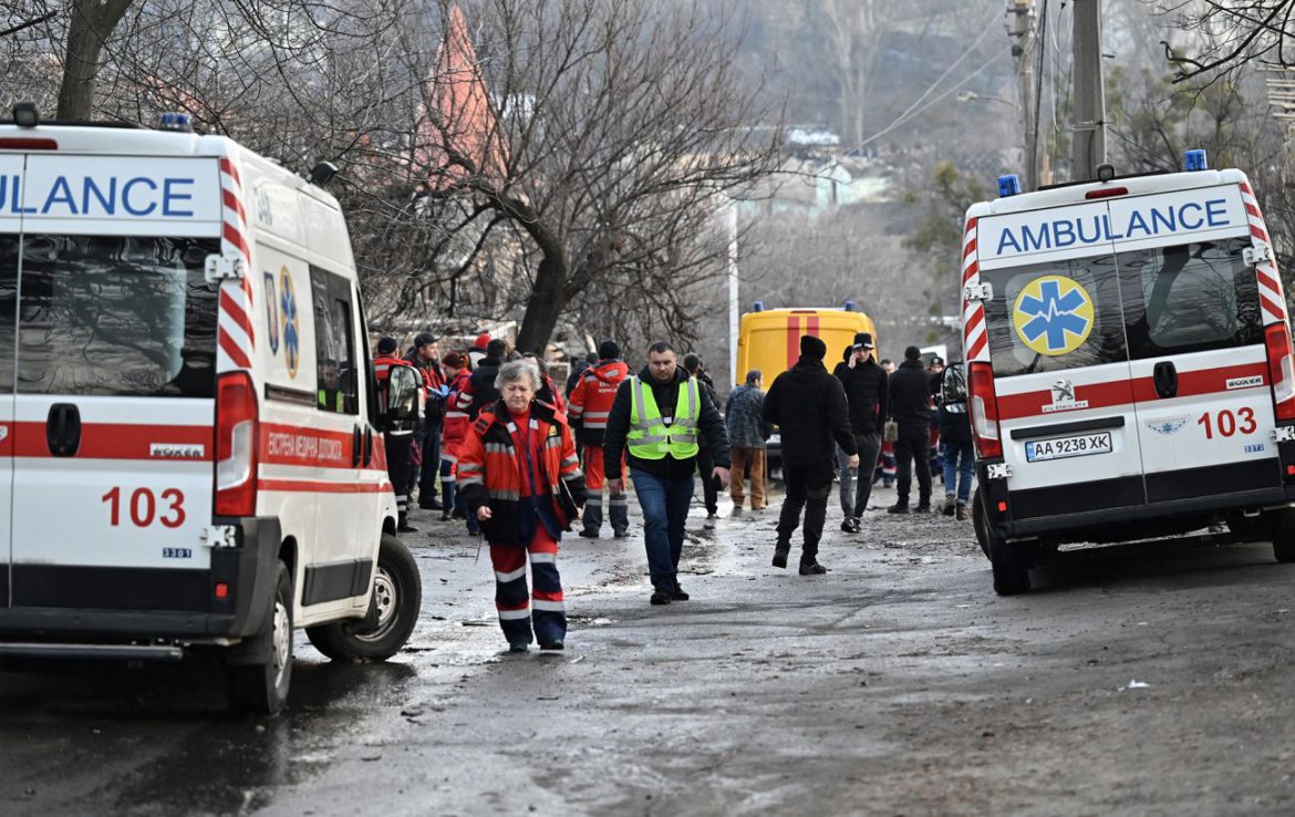 Окупанти били по Херсону і області всю добу: 3 загиблих