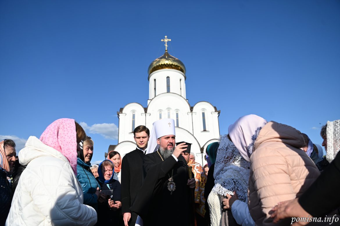 ПЦУ має значно більше парафій