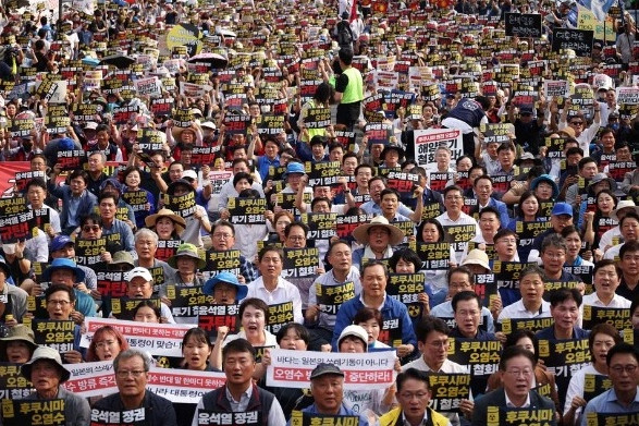 50 тисяч мешканців Південної Кореї протестують проти скидання радіоактивної води з Фукусіми