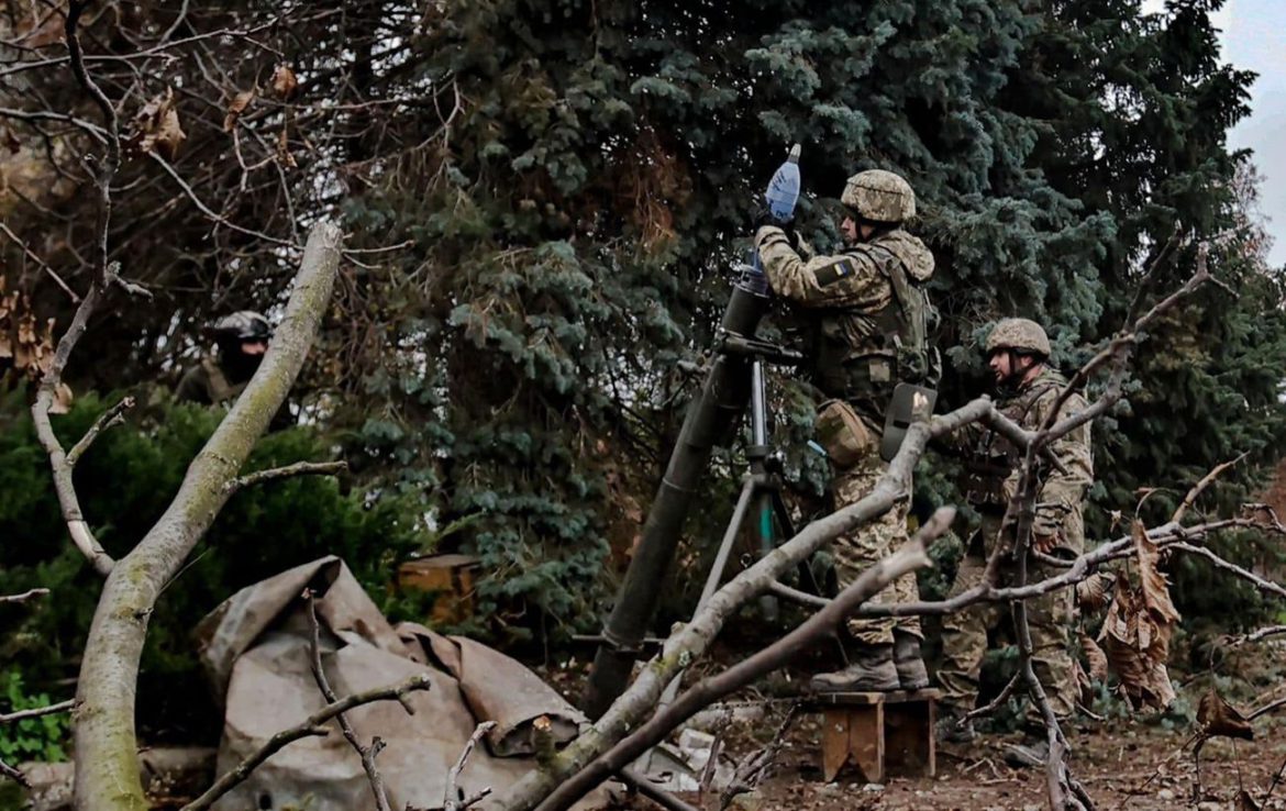 Прапор України майорить на заході міста. Військовий розповів про ситуацію в Соледарі