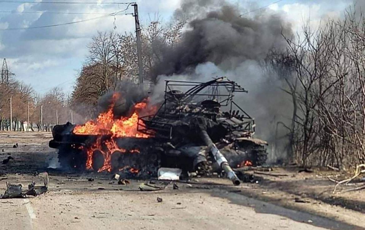 Генерал Павлюк розповів, як зупинили 64 кілометрову колону росіян у Київській області