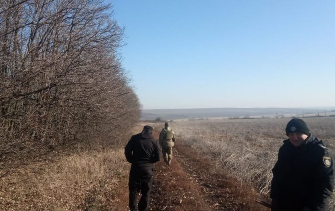 Під Ізюмом двоє чоловіків підірвалися на ворожому боєприпасі