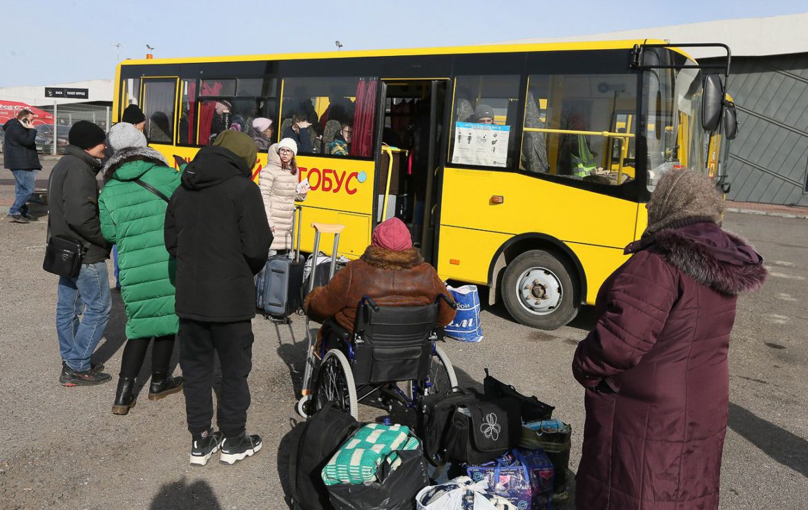 Все вирішується за добу. Як оформити догляд за родичем в умовах евакуації