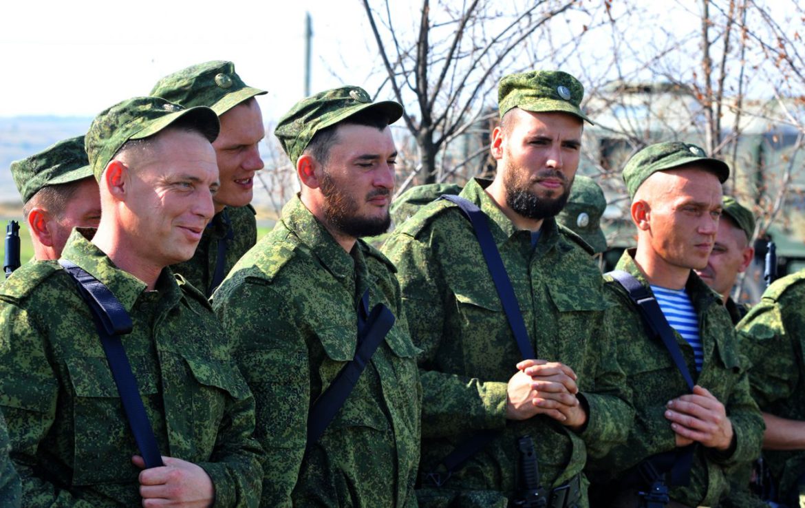 Окупанти хочуть провести мобілізацію після псевдовиборів у Луганській області