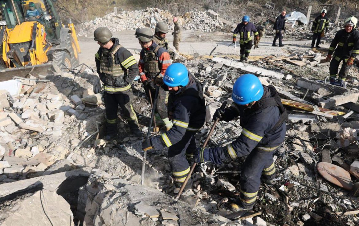 Через ракетний удар по Грозі вже 53 загиблих. Кількість жертв ще може збільшитися