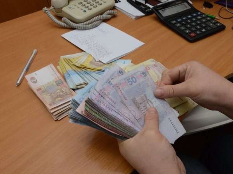 На Тернопільщині викрили посадовця, який привласнив кошти, виділені на будівництво казарми
