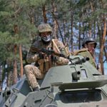 Українські воїни відбили 22 атаки у двох областях та знищили літак і вертоліт росіян