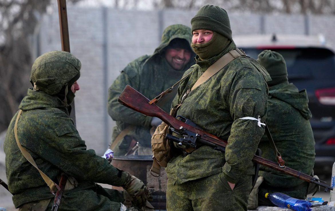 Окупанти зібрали вже майже 30 тисяч військових у Луганській області, – Гайдай