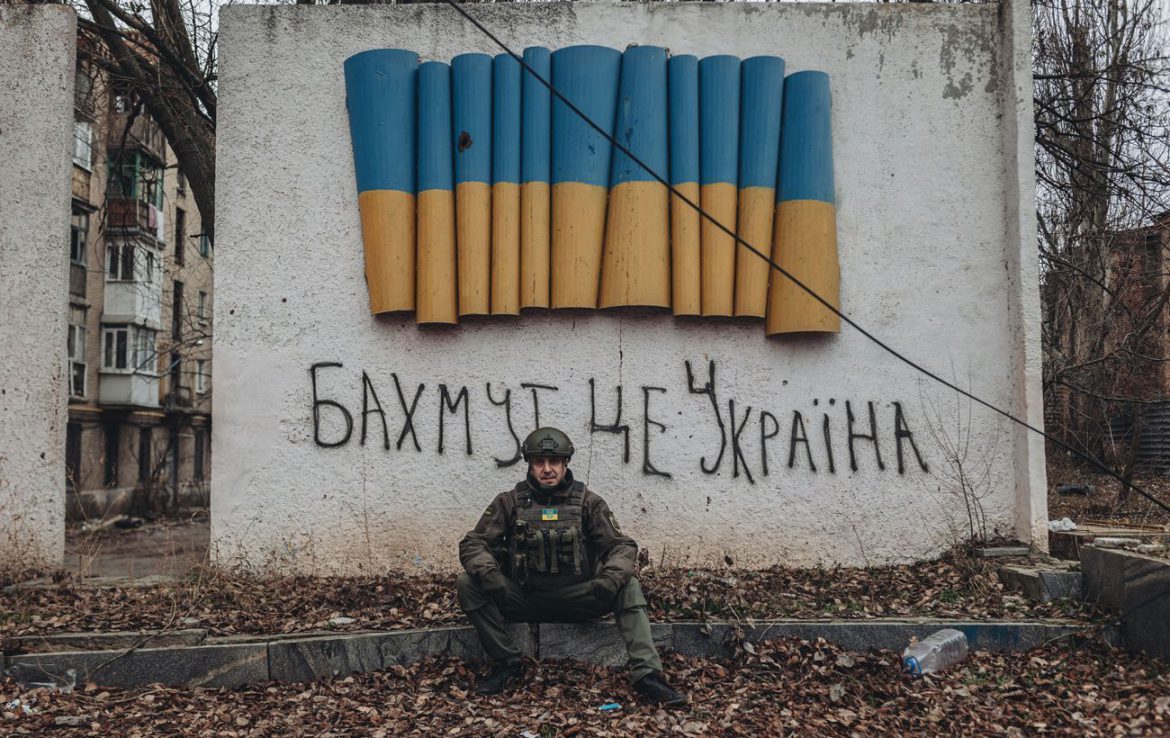 Росіяни не зможуть найближчим часом оточити та захопити Бахмут