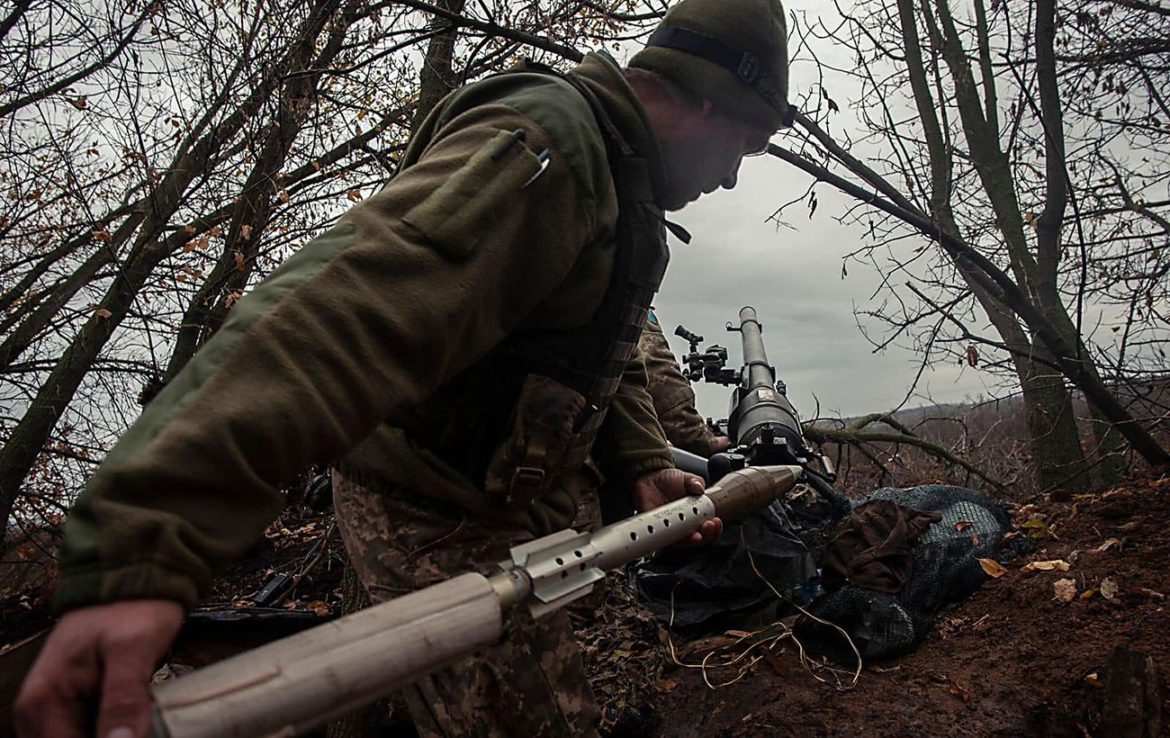 ЗСУ відбили понад 100 ворожих атак і знищили 3 склади боєприпасів, – Генштаб