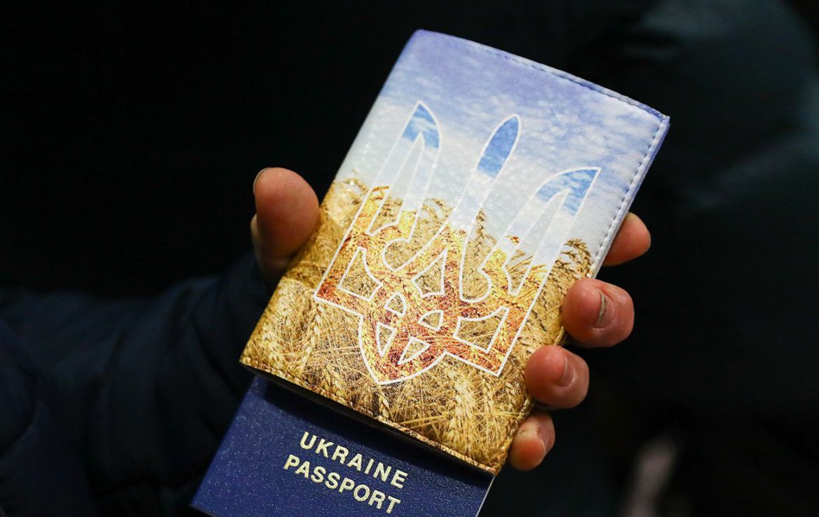 Тепер не лише паспорт. Кабмін розширив список документів для отримання послуг МВС