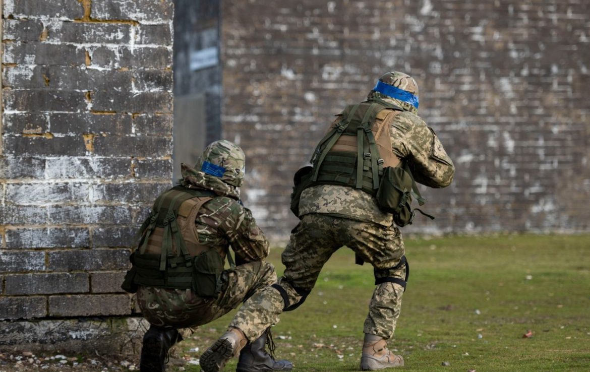 Вчаться боям в місті. Генштаб показав нові фото з тренувань ЗСУ в Британії