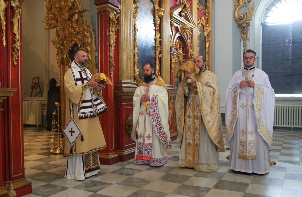 Священники УПЦ МП співслужили з Екзархом Вселенського Патріарха