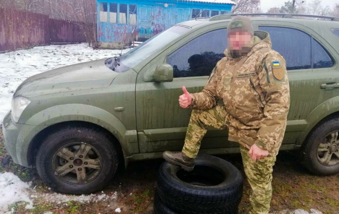 “Метінвест” передав на фронт 312 авто та майже мільйон літрів пального