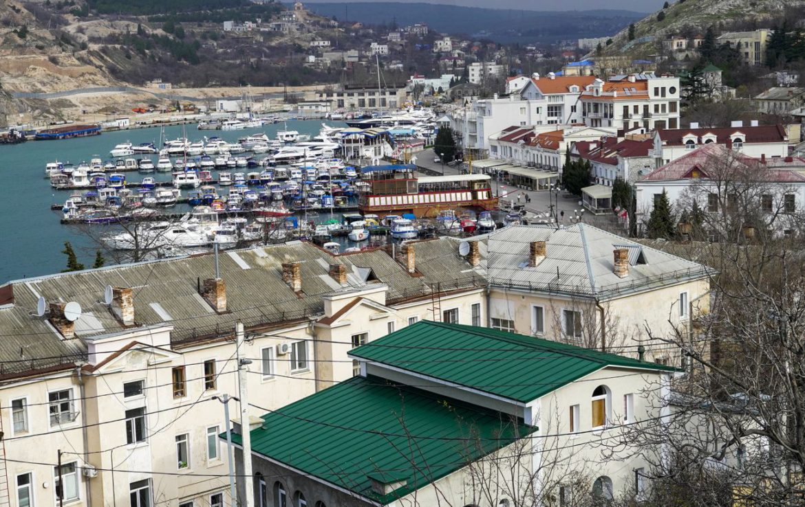 В Севастополі вдруге за добу лунають потужні вибухи