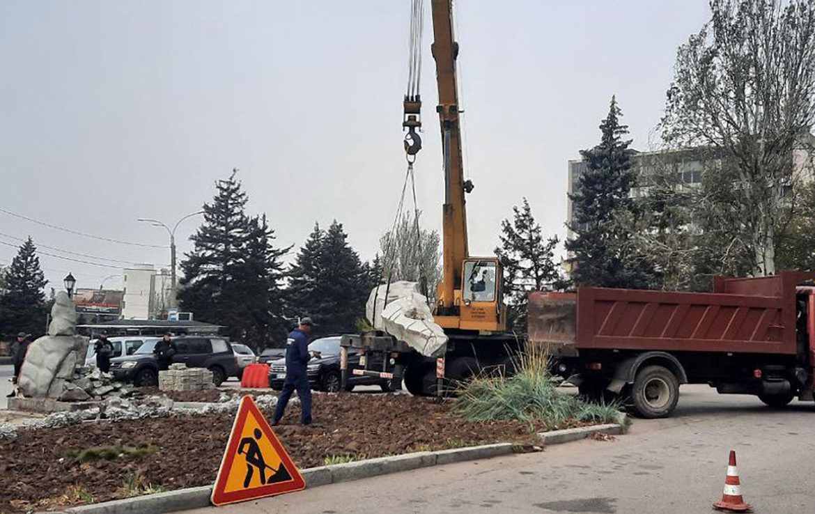 У Запоріжжі демонтували пам’ятник Пушкіну