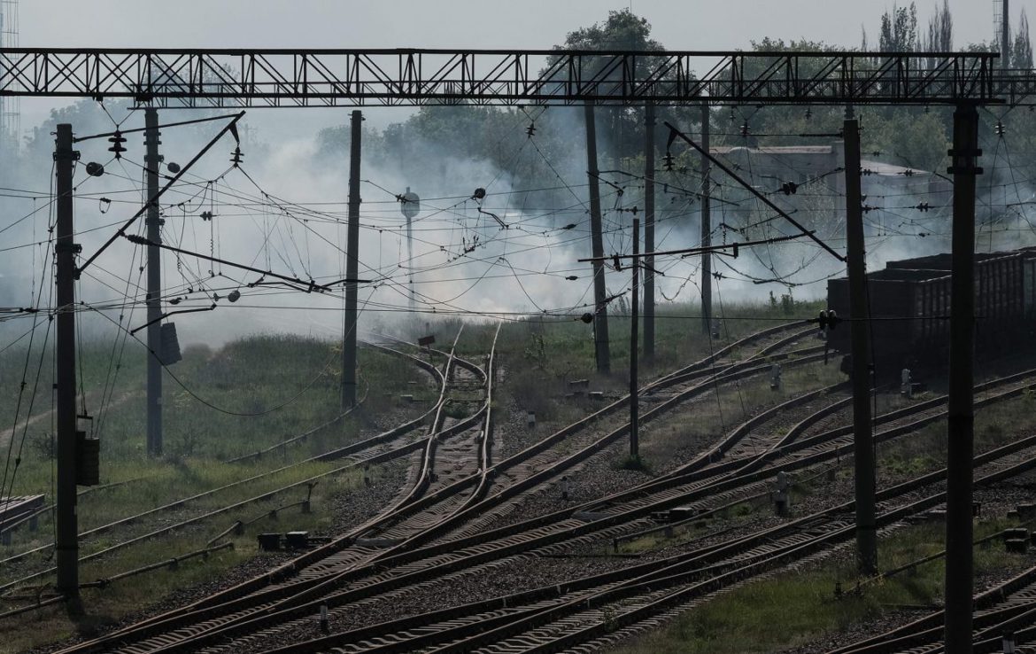 У Луганській області підірвали залізничні колії, якими росіяни перевозили техніку