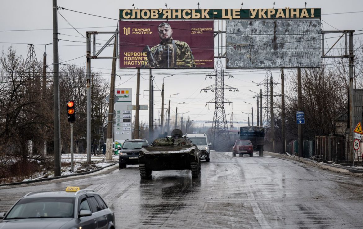 Українців закликали не знімати переміщення техніки ЗСУ