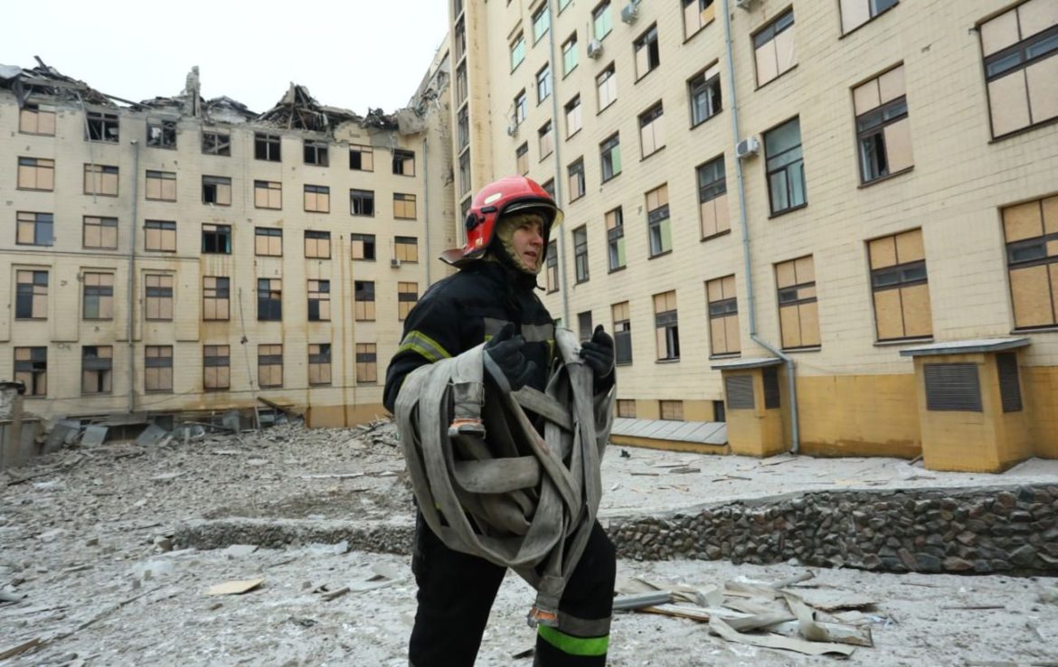 Обстріл Харкова: в ОВА показали фото наслідків