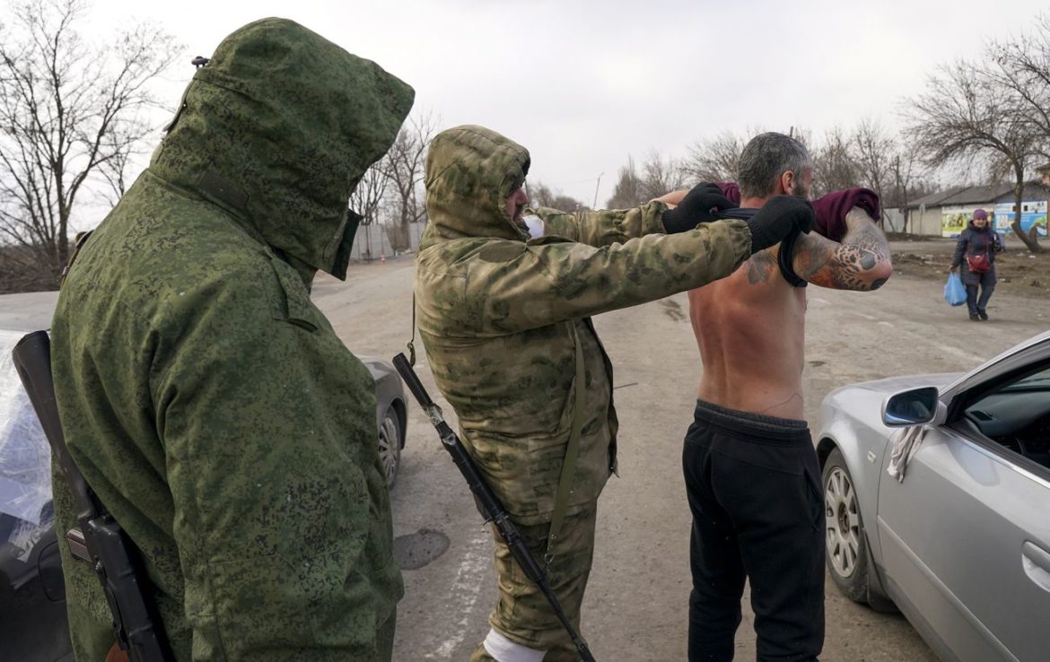 Окупанти примусово вивезли всіх мешканців села у Херсонській області, – ЦНС