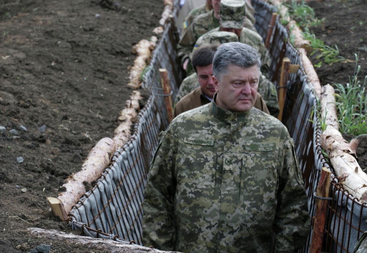 Петро Порошенко вимагає створити ТСК по будівництву фортифікаційних споруд (відео)