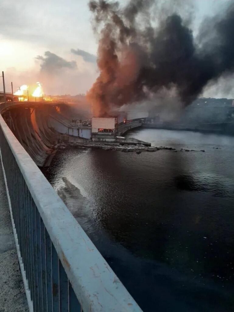 Росія атакувала Дніпровську ГЕС у Запоріжжі (фото)