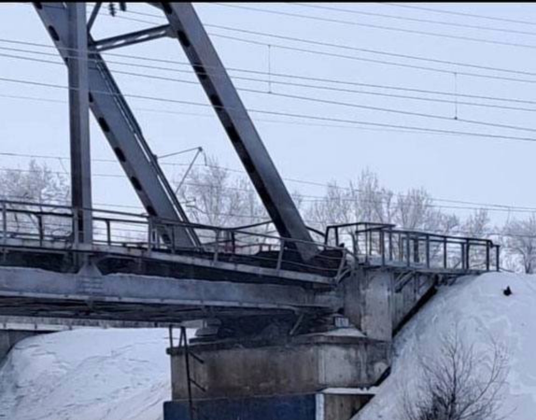 У ГУР підтвердили підрив залізничного мосту у самарській області рф