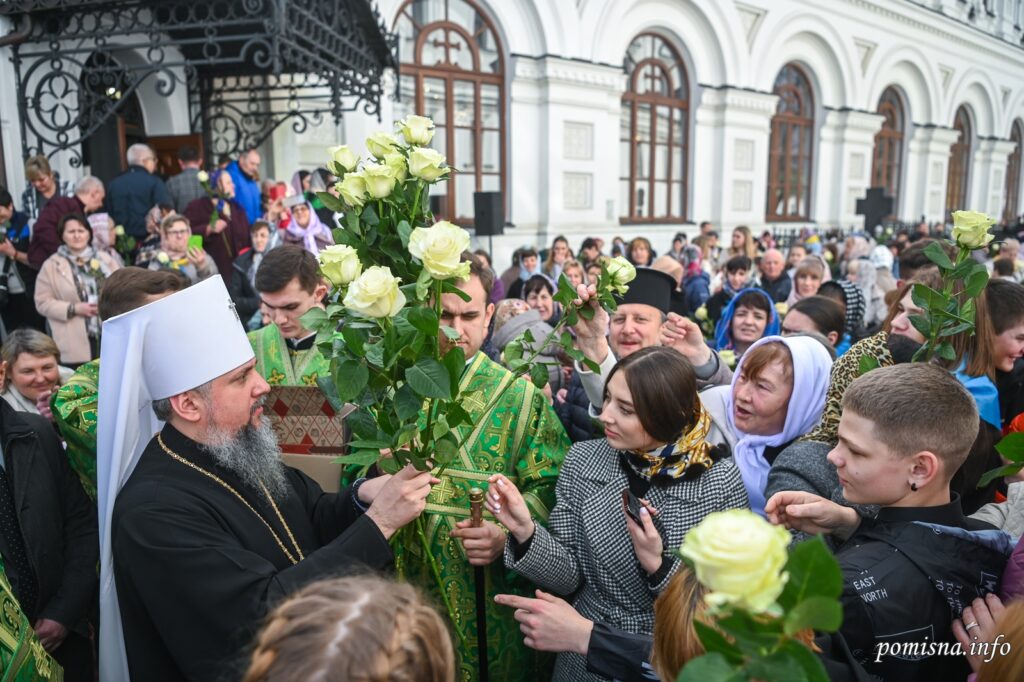 Предстоятель ПЦУ Епіфаній молився в Лаврі за перемогу України