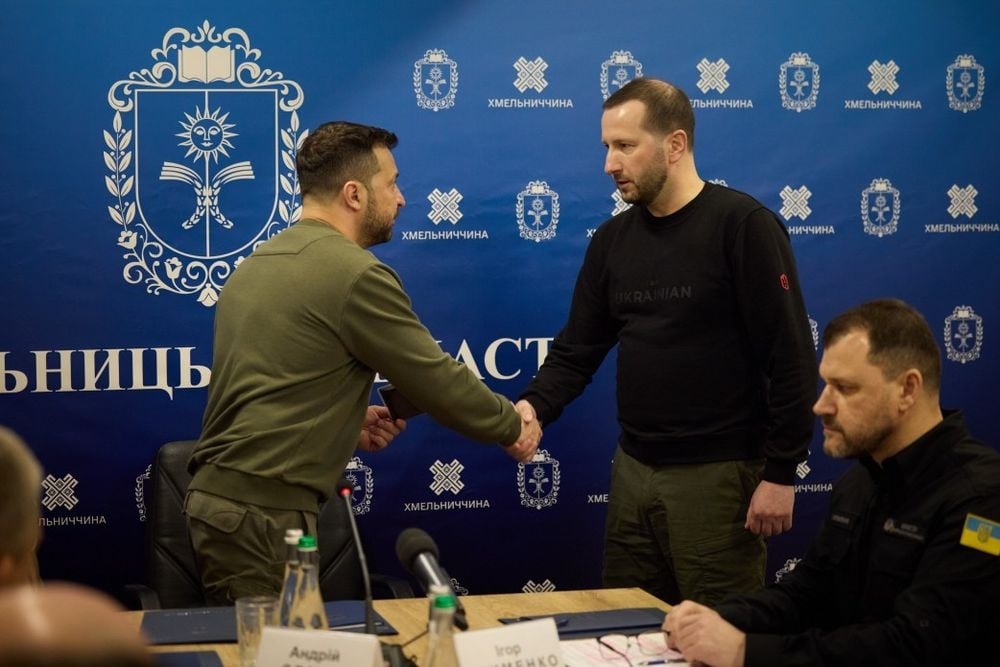 На Хмельниччині внаслідок підриву запалу гранати травмувався чоловік: його госпіталізували