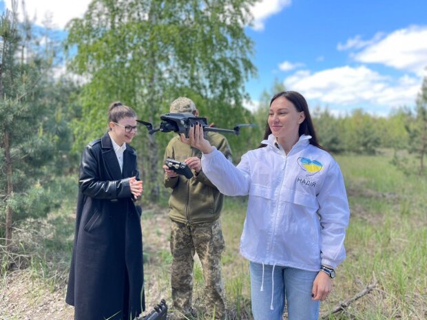 Тепловізор для військового з Прилук передав БФ молодіжної ініціативи "Надія" 3 Тепловізор для військового з Прилук передав БФ молодіжної ініціативи "Надія"