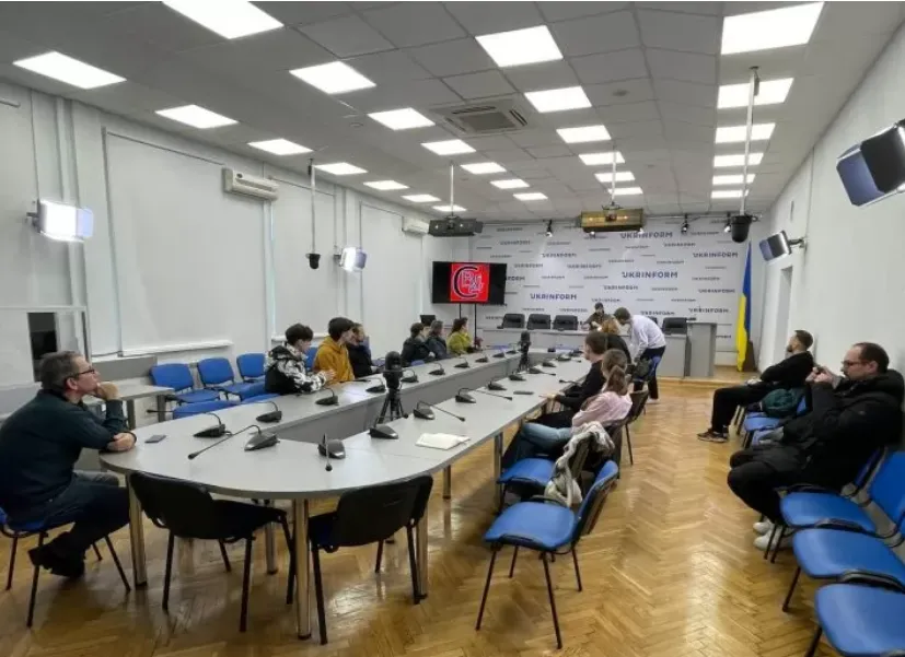 ІПСО "Дев'ятий вал": українські добровольці розповіли про небезпеку інформаційного впливу Кремля 2 ІПСО "Дев'ятий вал": українські добровольці розповіли про небезпеку інформаційного впливу Кремля