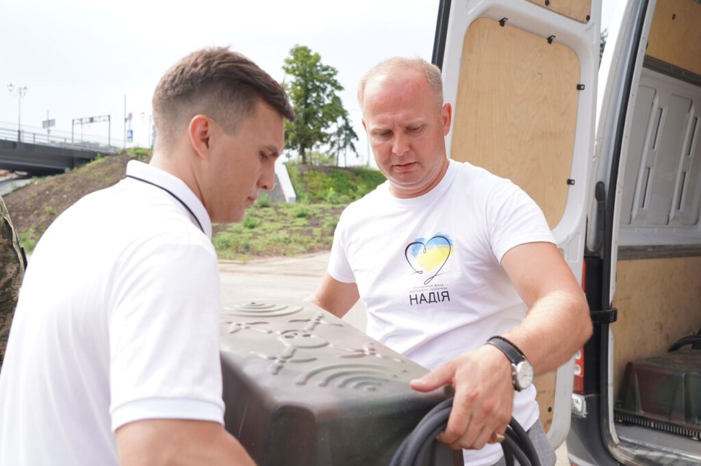 Команда ВО «Батьківщина» продовжує гуманітарну місію на прифронтові території 3 Команда ВО «Батьківщина» продовжує гуманітарну місію на прифронтові території