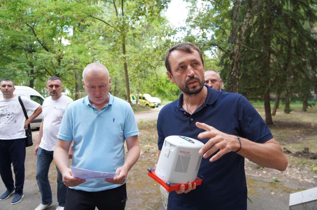 Сумський, харківський та донецький напрямки: ВО «Батьківщина» передала вантажі медикам і військовим