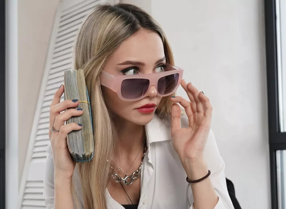 Катерина Шухніна – засновниця неіснуючої криптоакадемії Profit Lady поширює рекламу про нагороду від Binance, якої не отримувала