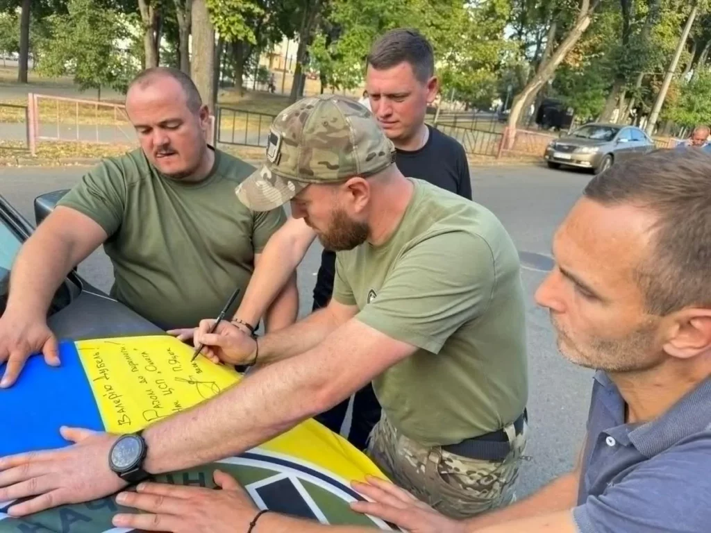 Місія - рятувати життя: БФ молодіжної ініціативи "Надія" та меценат Анатолій Шкрібляк допомагають військовим і медикам на передовій