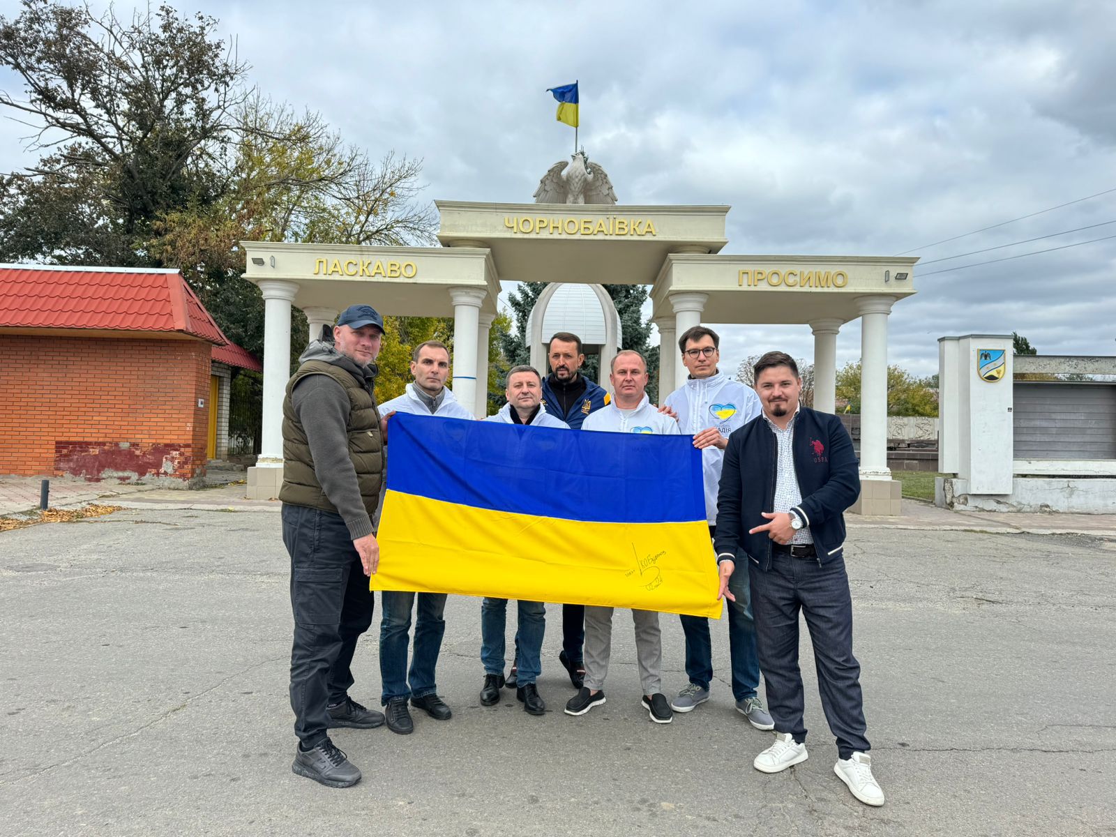 Лікарні Херсону, Миколаєва й Чорнобаївки отримали медичний вантаж в рамках гуманітарної місії Валерія Дубіля