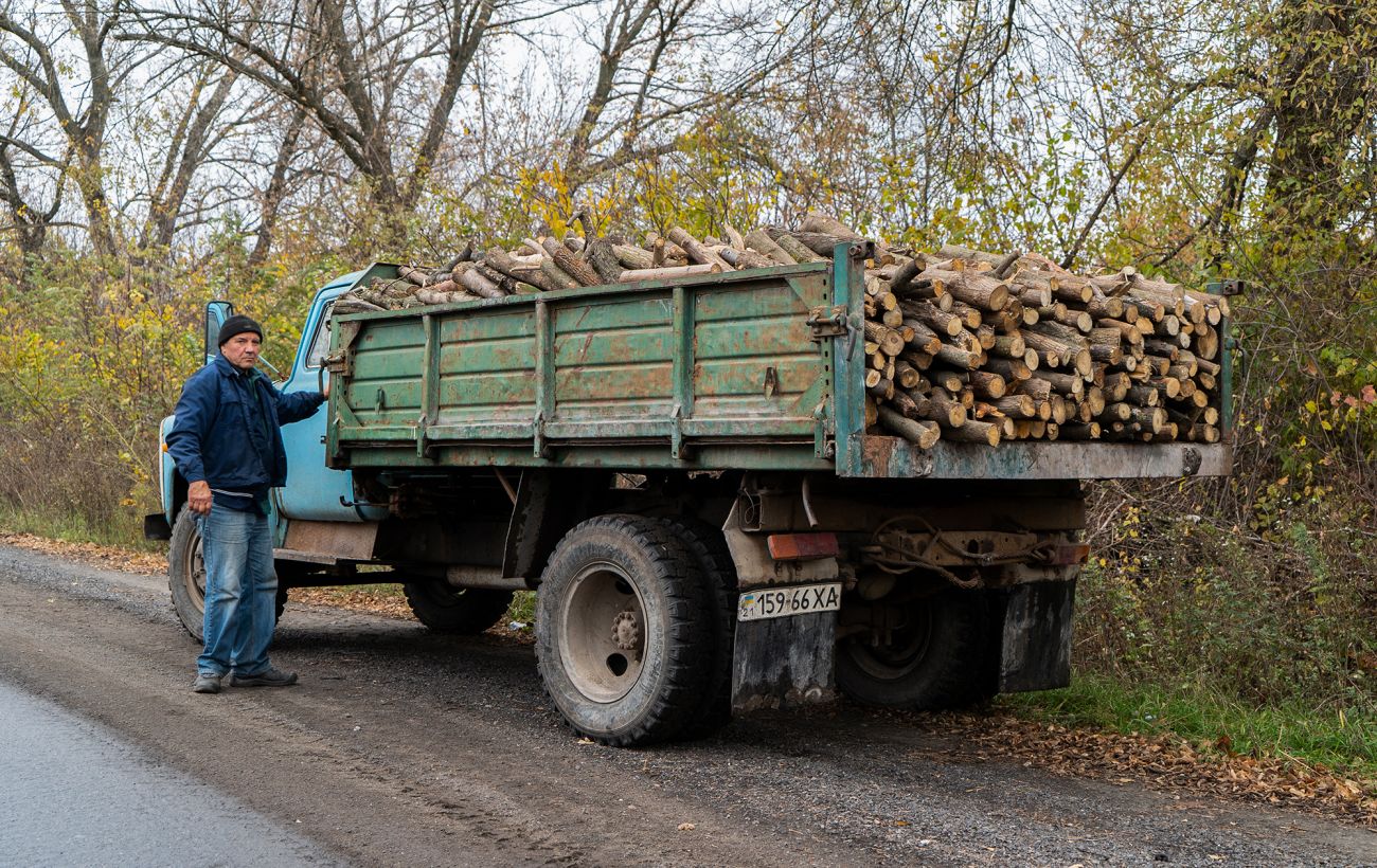 Українцям виділили додаткову підтримку на дрова та вугілля