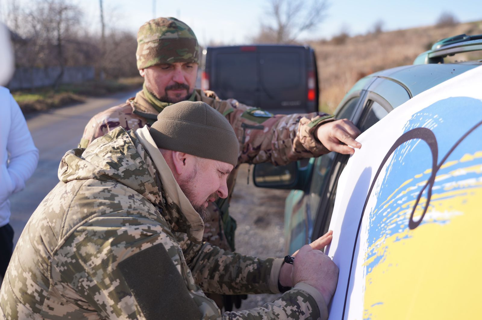 Четверта місія за місяць на передову — БФ молодіжної ініціативи «Надія» Валерія Дубіля передає обладнання військовим