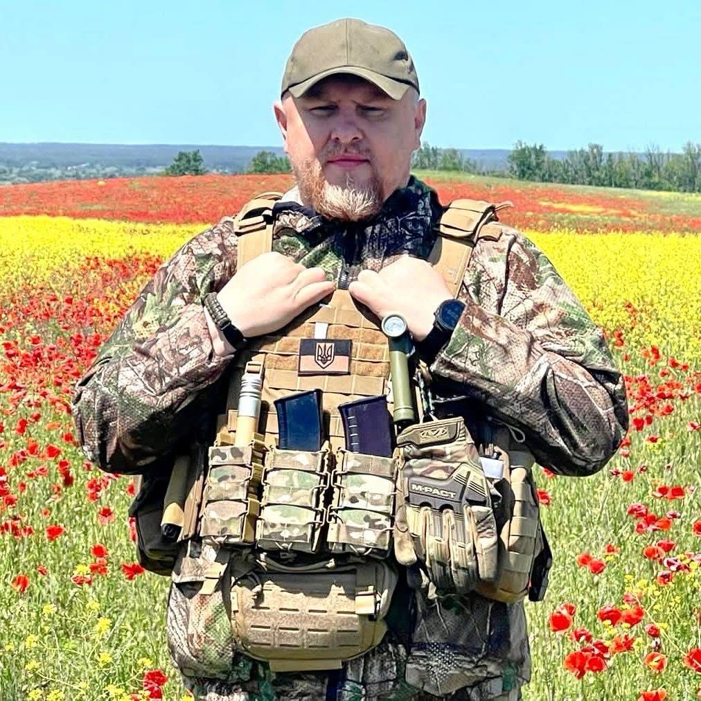 Біля мерії Києві підняли прапор Нацгвардії. Відео опублікував Андрій Крищенко