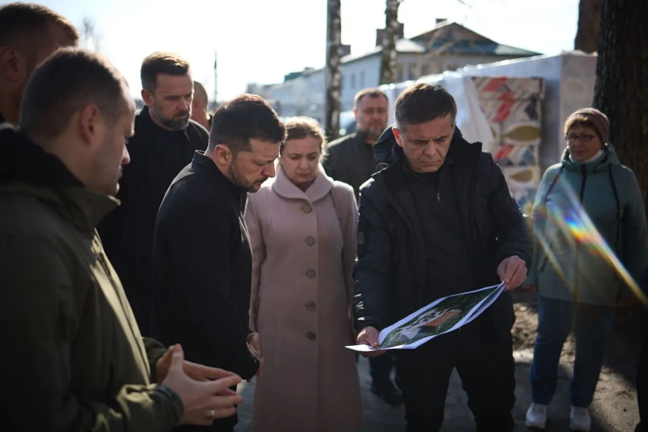 Зеленський відвідав Ягідне, де окупанти тримали майже місяць в підвалі усіх жителів села