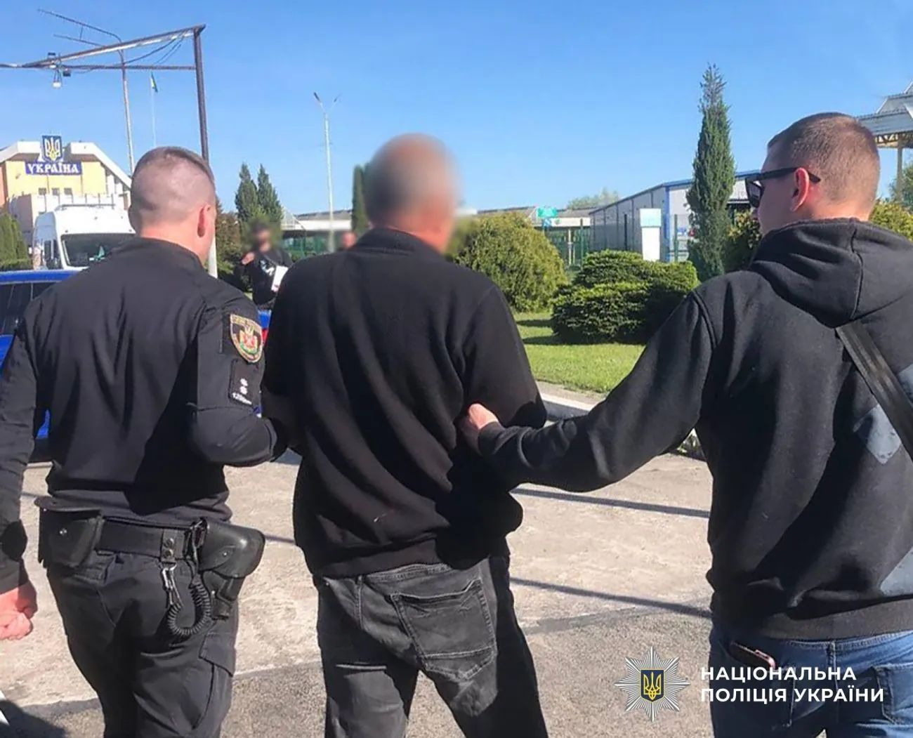 Німеччина екстрадувала до України чоловіка, підозрюваного у торгівлі людьми
