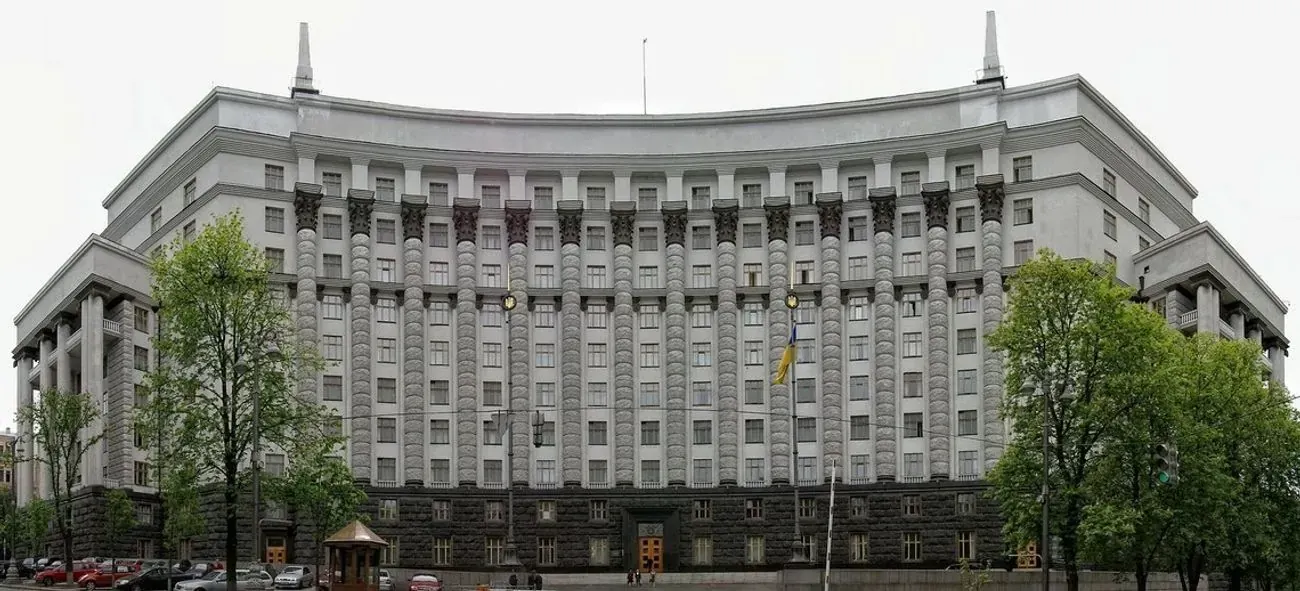 Кабмін ініціює виплати для матерів: за народження дитини українки отримають 50 тисяч гривень