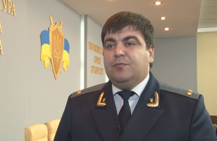 Керівник БЕБ Києва Назар Константинов отримав у подарунок від батьків купу нерухомості, а його дружина-прокурорка придбала люксове авто за 2,6 млн грн