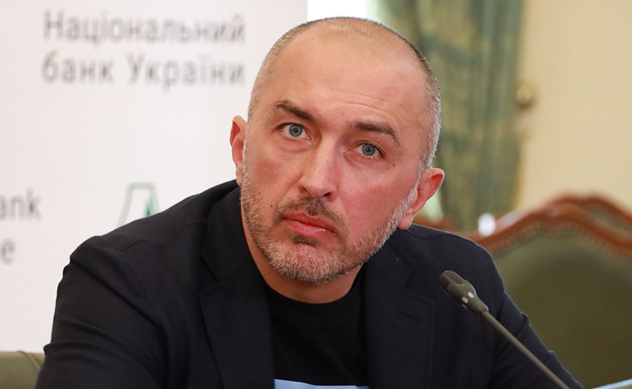 Підсанкційний «Мотор Банк» виводить валюту з України з мовчазної згоди голови НБУ Пишного