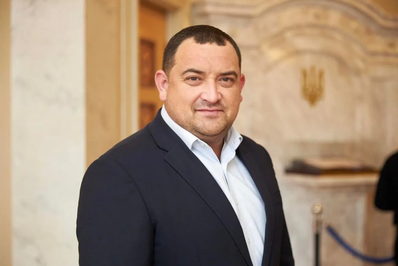 Захист обвинуваченого у хабарництві нардепа Сергія Кузьміних не зʼявився майже на третину засідань – ВАКС