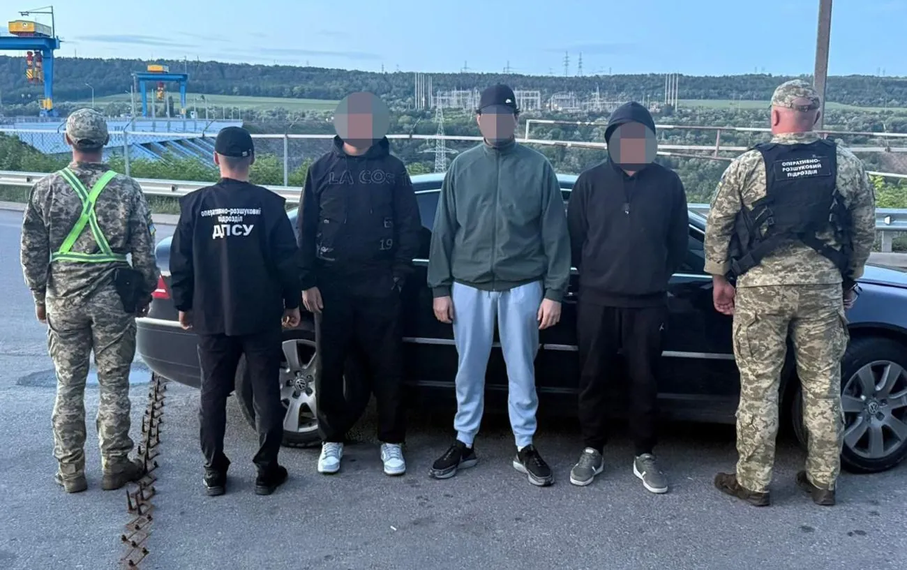 Правоохоронець за 13,5 тисяч доларів переправляв ухилянтів до Молдови: йому повідомили про підозру – ДБР